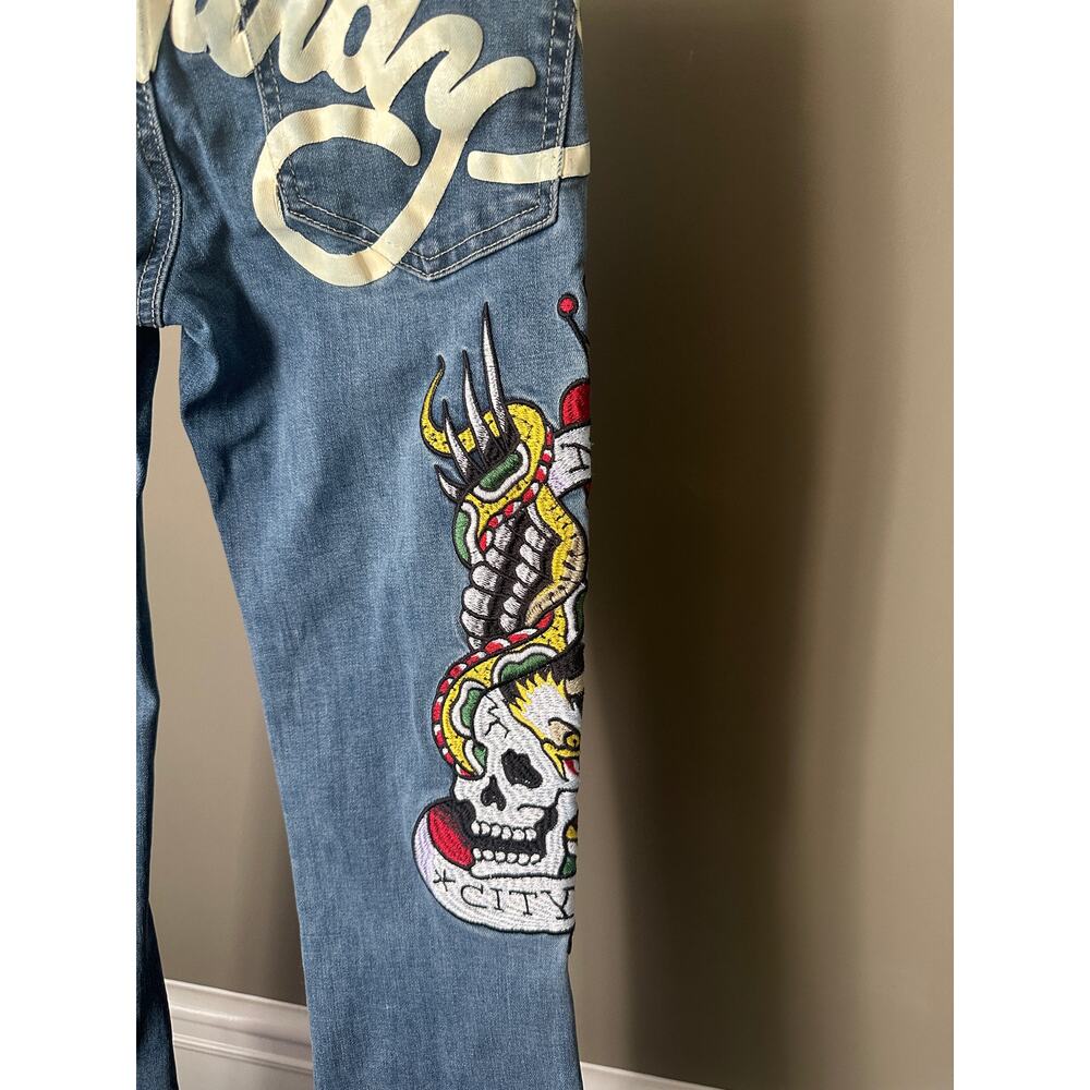 Ed Hardy Y2K Slim Fit Flare Jeans "New York" Dragon Embroidered Size 24 - Picture 4 of 9